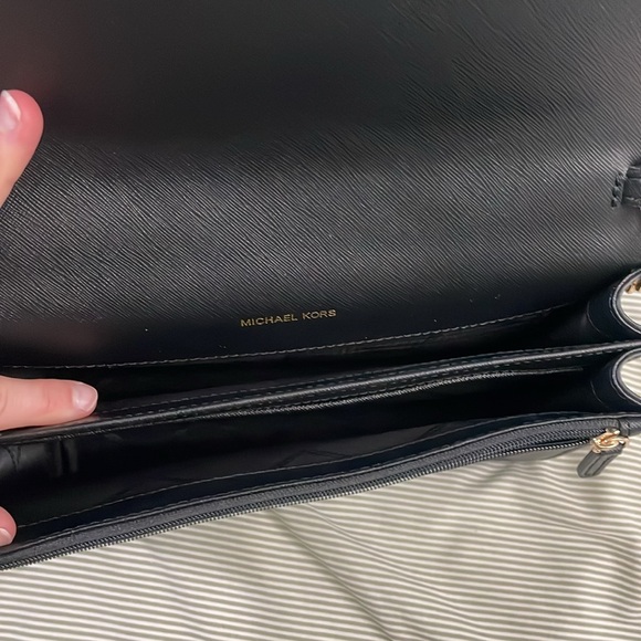 Michael kors purse - Picture 2 of 4